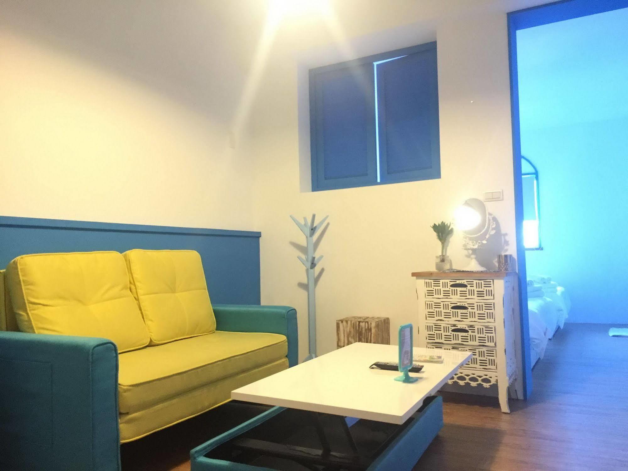 Kaohsiung Giethoorn Apartment Bagian luar foto